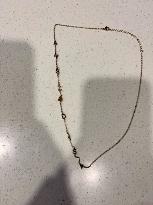 Collier Personnalisé avec Initiale Latérale — photo d'un client 1
